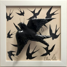 Carregar imagem no visualizador da galeria, Quadro Azulejo Andorinha, Tradicional/Preto - 24x24cm
