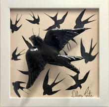 Carregar imagem no visualizador da galeria, Quadro Azulejo Andorinha, Tradicional/Preto - 24x24cm