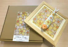 Carregar imagem no visualizador da galeria, Quadro Azulejo Sardinha, Margaridas Amarelas - 24x24cm