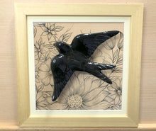 Carregar imagem no visualizador da galeria, Quadro Azulejo Andorinha, Floral - Filete Preto - 24x24cm