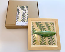 Carregar imagem no visualizador da galeria, Quadro Azulejo Sardinha, Folhagem Verde/ Verde- 24x24cm