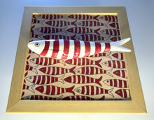 Carregar imagem no visualizador da galeria, Quadro Azulejo Sardinha, Listrado/ Vermelho- 24x24cm