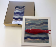 Carregar imagem no visualizador da galeria, Quadro Azulejo Sardinha, ondas do Mar/ Azul e Vermelho - 24x24cm