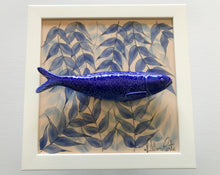 Carregar imagem no visualizador da galeria, Quadro Azulejo Sardinha, Folhagem Azul/ Azul Marinho- 24x24cm