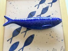 Carregar imagem no visualizador da galeria, Quadro Azulejo Sardinha, Cardume/Azul - 24x24cm