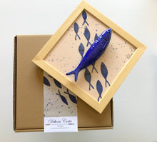 Carregar imagem no visualizador da galeria, Quadro Azulejo Sardinha, Cardume/Azul - 24x24cm