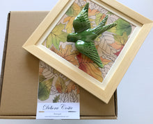 Carregar imagem no visualizador da galeria, Quadro Azulejo Andorinha, Outono/Verde - 24x24cm