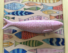 Carregar imagem no visualizador da galeria, Quadro Azulejo Sardinha, Alegria nunca é demais/ super colorido - 24x24cm