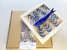 Carregar imagem no visualizador da galeria, Quadro Azulejo Sardinha, Folhagem Azul/Efeito - Respingo Amarelo - 24x24cm