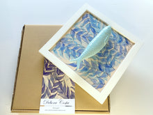 Carregar imagem no visualizador da galeria, Quadro Azulejo Sardinha, Folhagem/Azul Claro 24x24cm