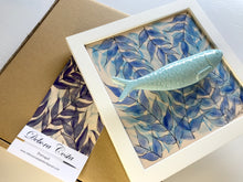 Carregar imagem no visualizador da galeria, Quadro Azulejo Sardinha, Folhagem/Azul Claro 24x24cm