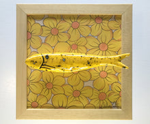 Carregar imagem no visualizador da galeria, Quadro Azulejo Sardinha, Margaridas/ Efeito/ Amarelas - 24x24cm