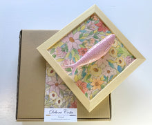 Carregar imagem no visualizador da galeria, Quadro Azulejo Sardinha, Aquarela - Floral/ Rosa - 24x24cm