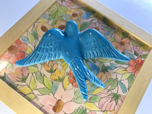 Carregar imagem no visualizador da galeria, Quadro Azulejo Andorinha, Aquarela - Floral - 24x24cm