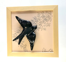Carregar imagem no visualizador da galeria, Quadro Azulejo Andorinha, Simples Assim/Filete/Preto - 24x24cm