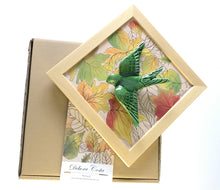 Carregar imagem no visualizador da galeria, Quadro Azulejo Andorinha, Outono/ Verde - 24x24cm