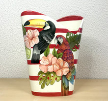 Carregar imagem no visualizador da galeria, Decorativo de Cerâmica, Produzido e Pintado à Mão, Pássaros Tropicais, Tucanos e Arara, Peça Autoral, Natureza na Decoração