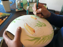 Carregar imagem no visualizador da galeria, Jarra de Cerâmica tropical Tucano 25cm