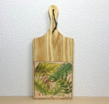 Carregar imagem no visualizador da galeria, Tábua de Madeira com Azulejo 50x22cm