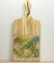 Carregar imagem no visualizador da galeria, Tábua de Madeira com Azulejo 50x22cm