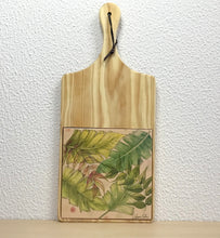 Carregar imagem no visualizador da galeria, Tábua de Madeira com Azulejo 50x22cm