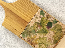 Carregar imagem no visualizador da galeria, Tábua de Madeira com Azulejo 50x22cm