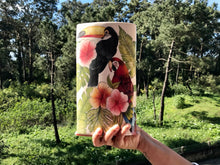 Carregar imagem no visualizador da galeria, Jarra de Cerâmica tropical Tucano 28cm