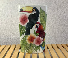 Carregar imagem no visualizador da galeria, Jarra de Cerâmica tropical Tucano 28cm