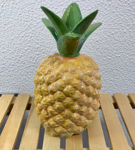 Carregar imagem no visualizador da galeria, Ananás de Cerâmica pintado à mão 22cm