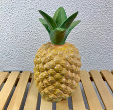 Carregar imagem no visualizador da galeria, Ananás de Cerâmica pintado à mão 22cm
