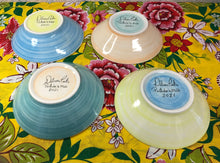 Carregar imagem no visualizador da galeria, Kit 4 potinhos de cerâmica pintados à mão 19 x 5 cm