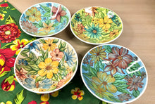 Carregar imagem no visualizador da galeria, Kit 4 potinhos de cerâmica pintados à mão 19 x 5 cm