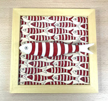 Carregar imagem no visualizador da galeria, Quadro Azulejo Sardinha, Listrado/ Vermelho- 24x24cm
