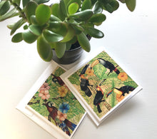 Carregar imagem no visualizador da galeria, Kit de Cartões (Postais) reproduções de peças originais pintadas a mão - 2 und, 15cm