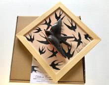 Carregar imagem no visualizador da galeria, Quadro Azulejo Andorinha, Tradicional/Preto - 24x24cm