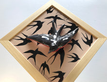 Carregar imagem no visualizador da galeria, Quadro Azulejo Andorinha, Tradicional/Preto - 24x24cm