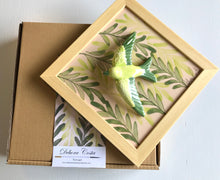 Carregar imagem no visualizador da galeria, Quadro Azulejo Andorinha, Folhagem/Esperaça - 24x24cm