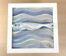 Carregar imagem no visualizador da galeria, Quadro Azulejo Sardinha, Leveza do mar - 24x24cm