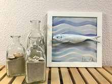 Carregar imagem no visualizador da galeria, Quadro Azulejo Sardinha, Leveza do mar - 24x24cm