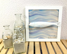 Carregar imagem no visualizador da galeria, Quadro Azulejo Sardinha, leveza do mar, simples assim - 24x24cm