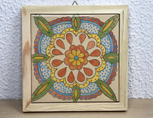 Carregar imagem no visualizador da galeria, Quadro de azulejo Clássico, pintado á mão, com moldura de madeira