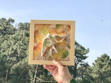 Carregar imagem no visualizador da galeria, Quadro Azulejo Andorinha, Folhagem Outono - 24x24cm