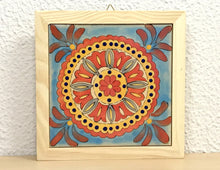 Carregar imagem no visualizador da galeria, Quadro de azulejo Clássico, pintado á mão, com moldura de madeira