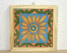 Carregar imagem no visualizador da galeria, Quadro de azulejo Clássico, pintado á mão, com moldura de madeira