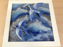 Carregar imagem no visualizador da galeria, Quadro Azulejo e Andorinhas, Céu de andorinhas - 24x24cm