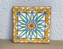 Carregar imagem no visualizador da galeria, Azulejo 15cm, pintado à mão, Azulejo clássico, quadro decorativo, para penduarar, art em azulejo, cerâmica