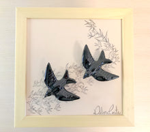 Carregar imagem no visualizador da galeria, Quadro Azulejo e Andorinhas, revoada de andorindas - 24x24cm