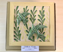 Carregar imagem no visualizador da galeria, Quadro Azulejo e Andorinhas,Folhagem- 24x24cm