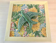 Carregar imagem no visualizador da galeria, Quadro Azulejo Andorinha Girassol - 24x24cm