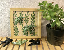 Carregar imagem no visualizador da galeria, Quadro Azulejo e Andorinhas,Folhagem- 24x24cm